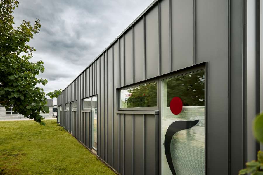 Stærke stålprofiler huser fysioterapeuter, der holder dig stærk, Ranunkelvej 11A, 6900 Skjern